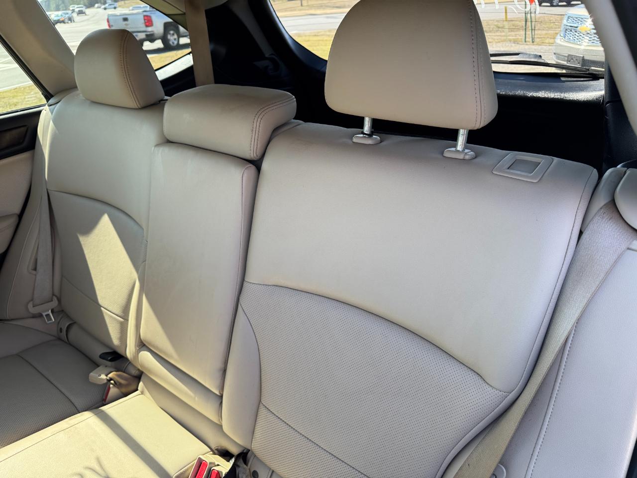 Subaru Outback 4dr Wgn 2.5i Limited 2015