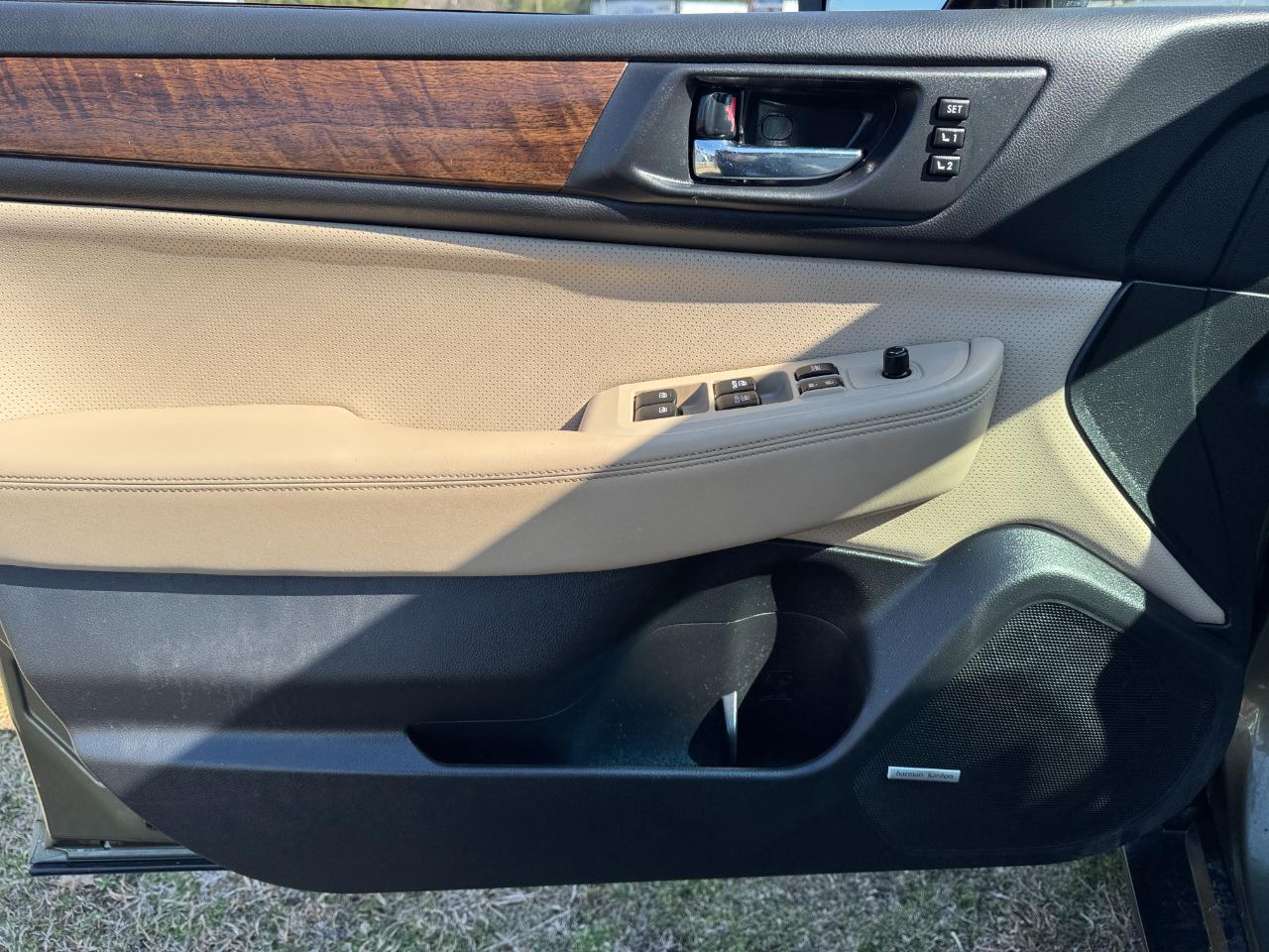 Subaru Outback 4dr Wgn 2.5i Limited 2015