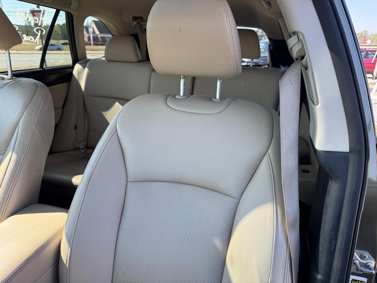 Subaru Outback 4dr Wgn 2.5i Limited 2015