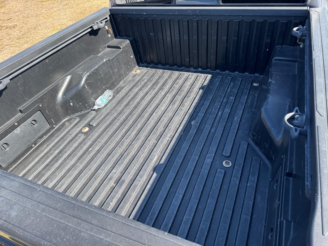 Toyota Tacoma SR5 Double Cab 5' Bed V6 4x2 AT (Natl) 2017