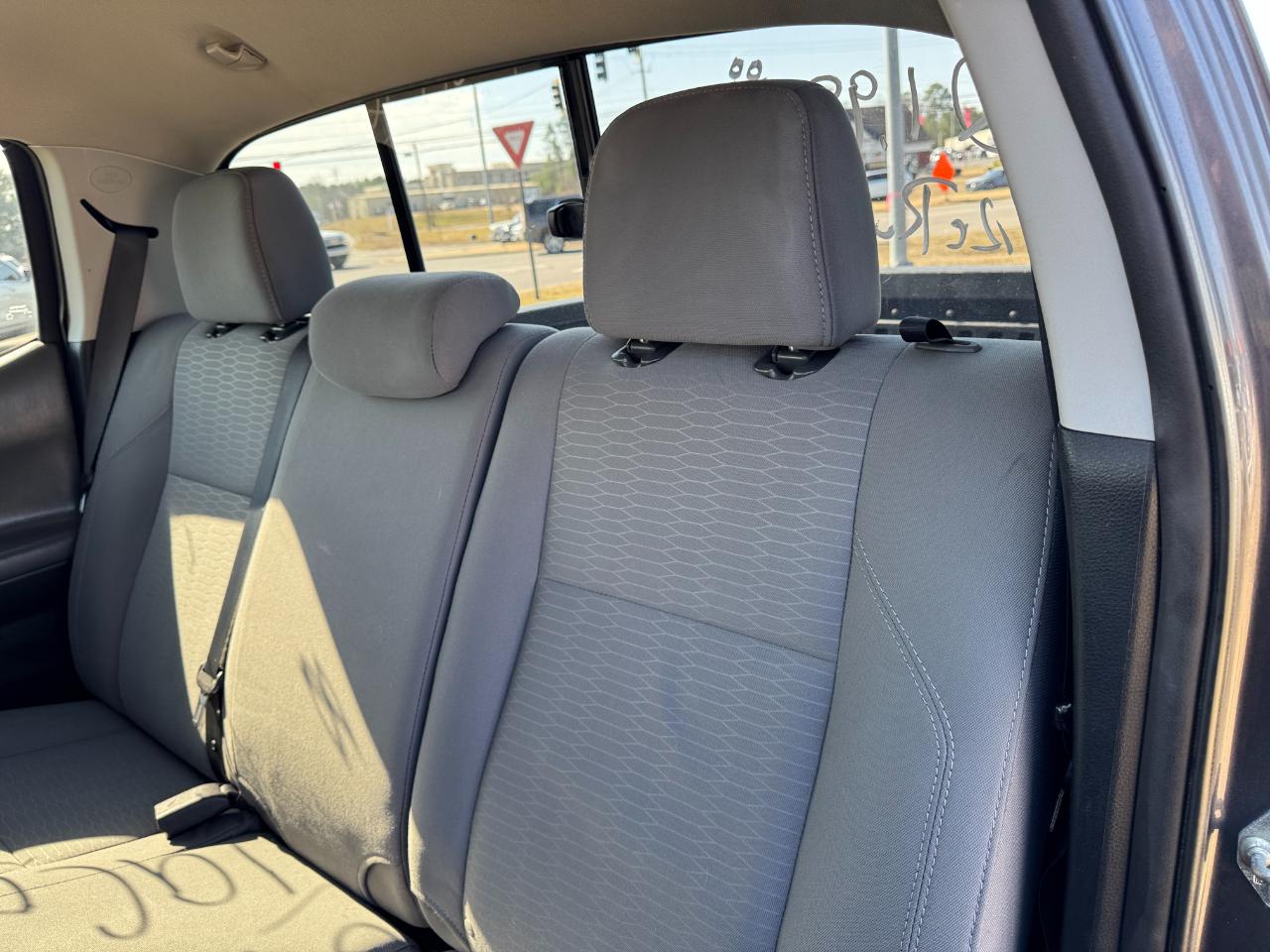 Toyota Tacoma SR5 Double Cab 5' Bed V6 4x2 AT (Natl) 2017