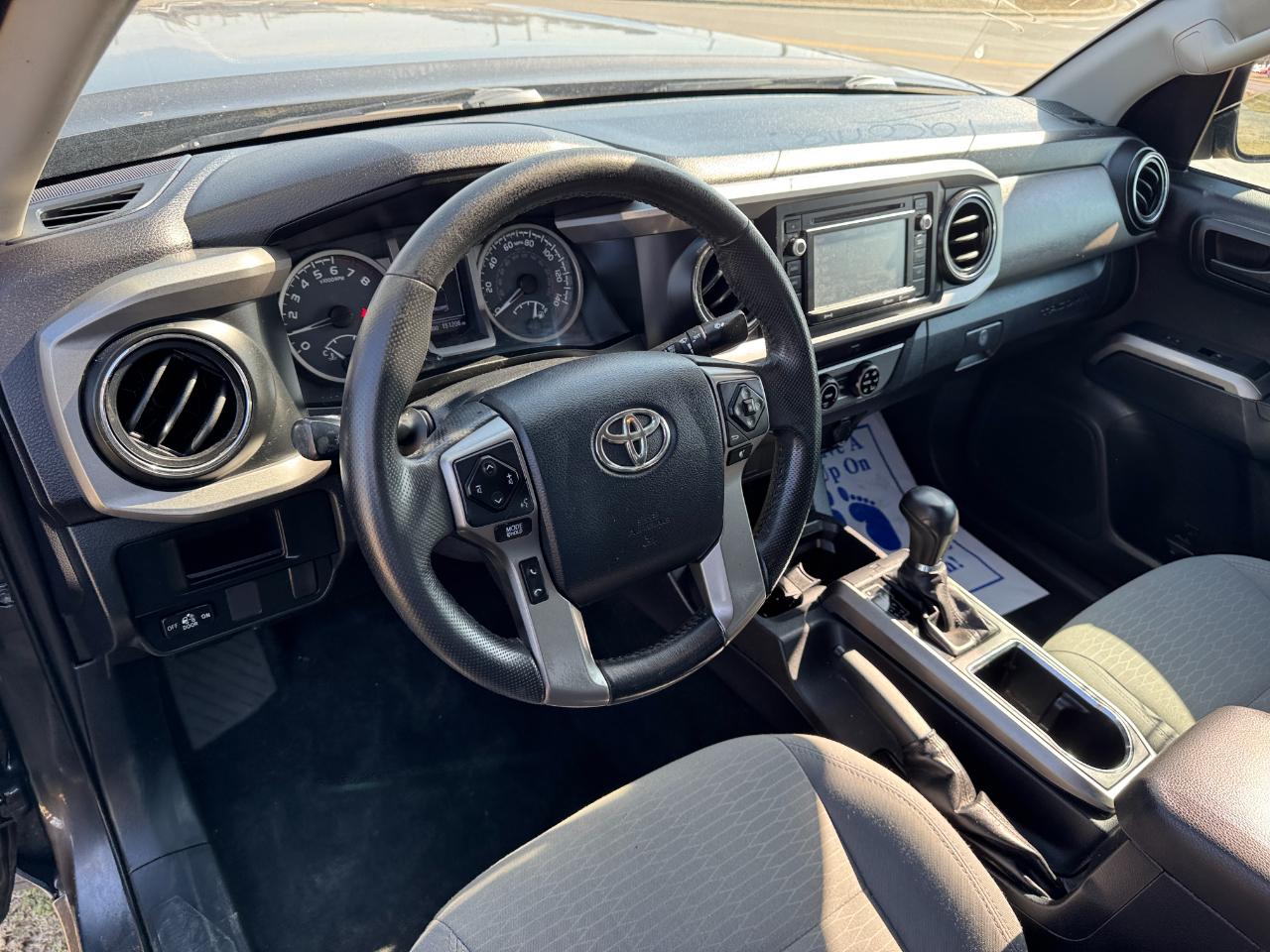 Toyota Tacoma SR5 Double Cab 5' Bed V6 4x2 AT (Natl) 2017