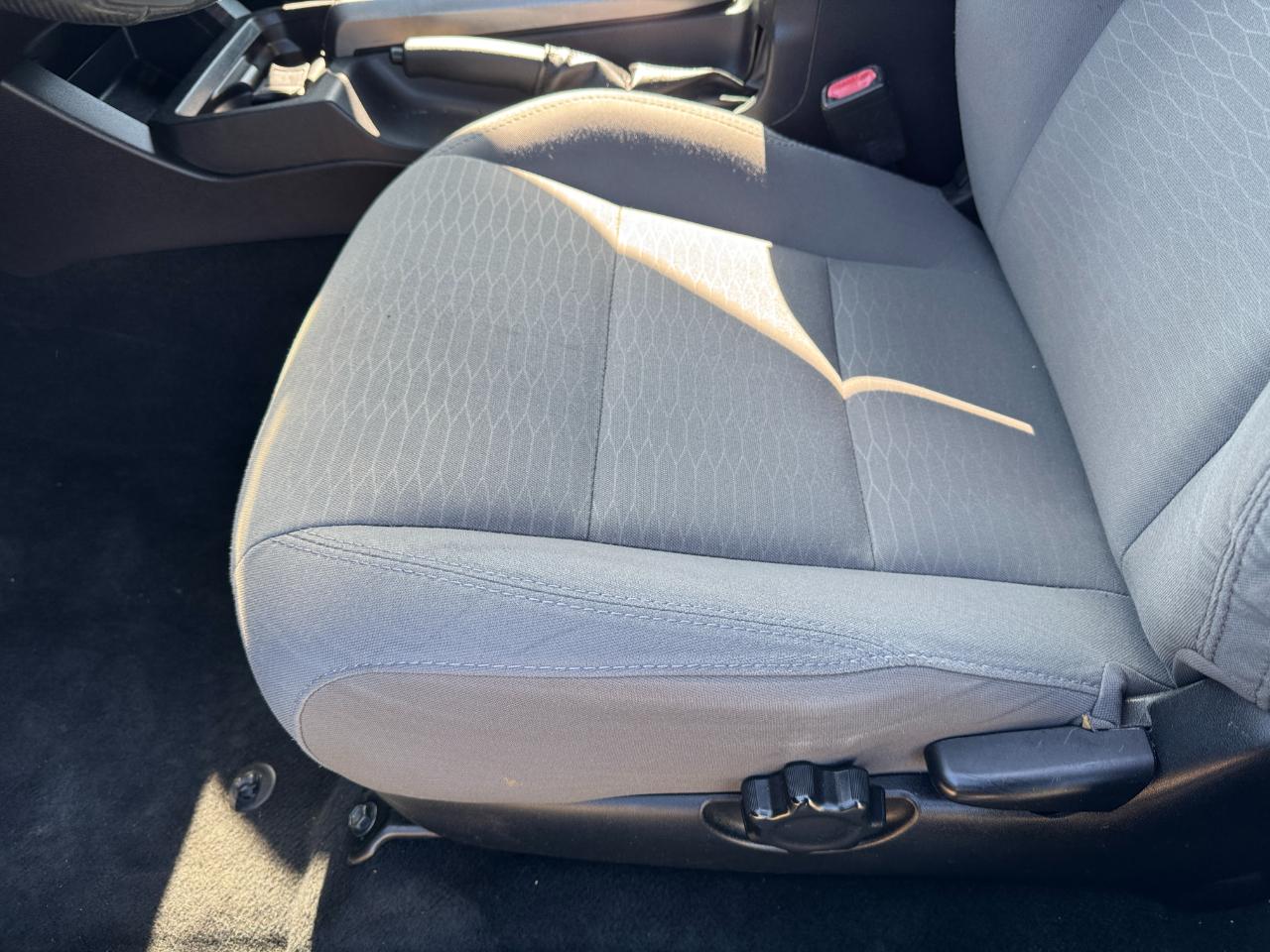 Toyota Tacoma SR5 Double Cab 5' Bed V6 4x2 AT (Natl) 2017