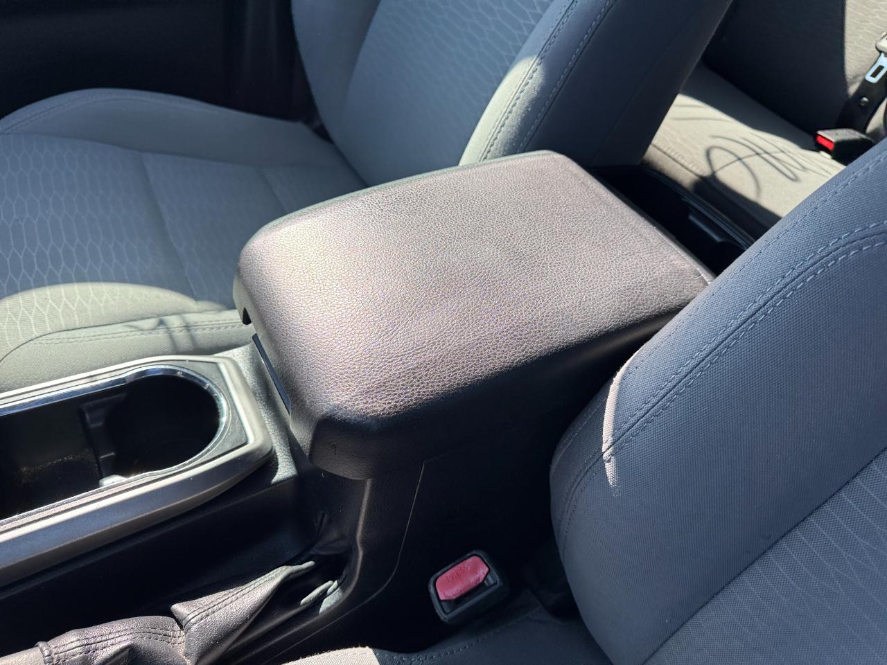 Toyota Tacoma SR5 Double Cab 5' Bed V6 4x2 AT (Natl) 2017