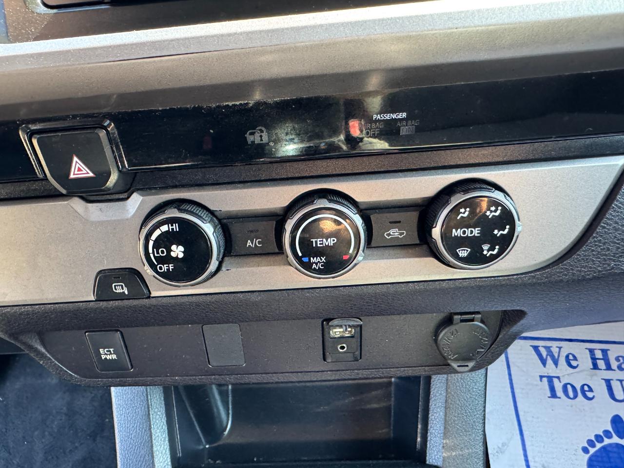 Toyota Tacoma SR5 Double Cab 5' Bed V6 4x2 AT (Natl) 2017