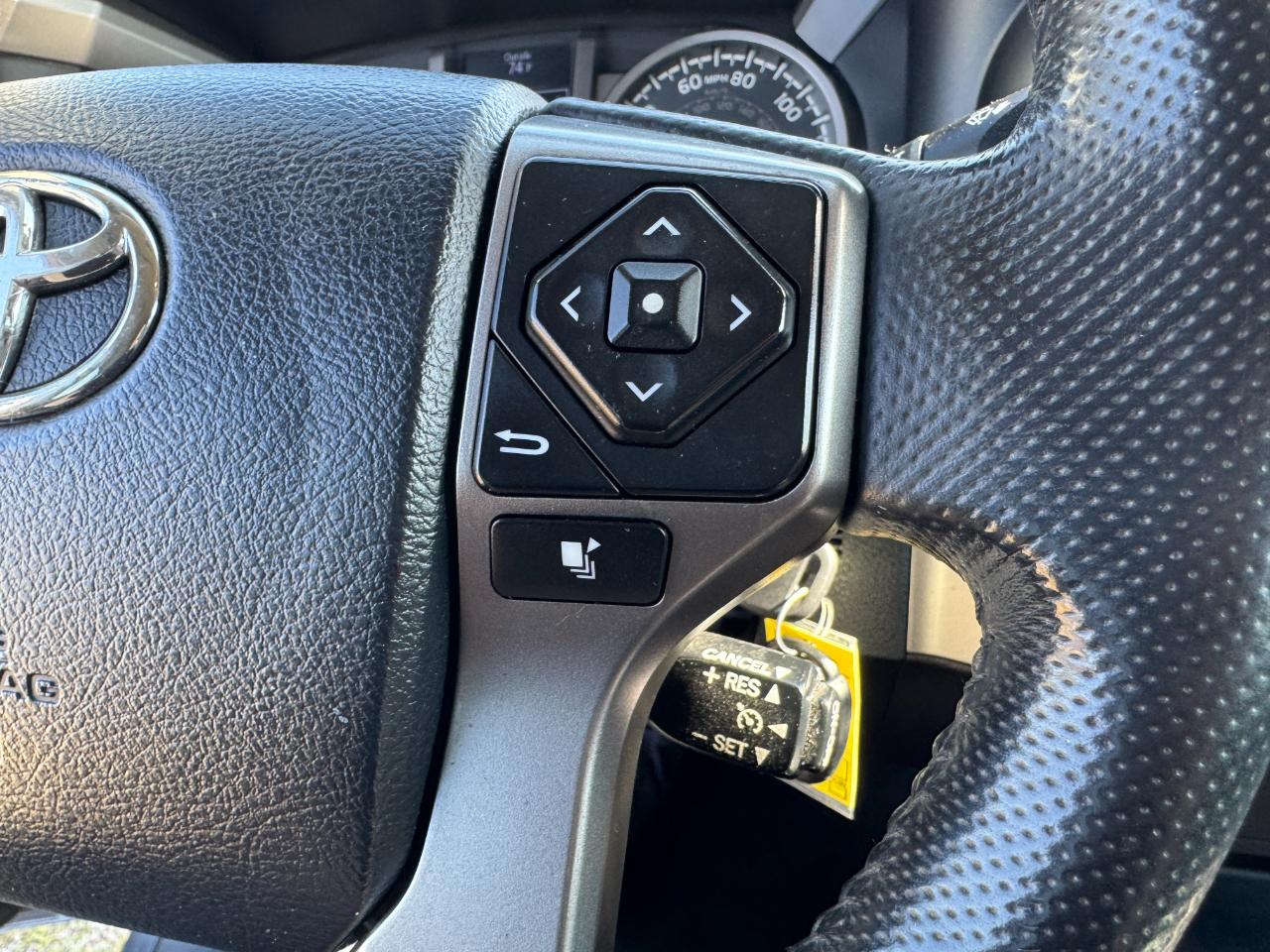 Toyota Tacoma SR5 Double Cab 5' Bed V6 4x2 AT (Natl) 2017