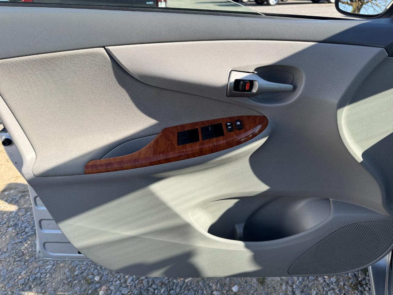 Toyota Corolla 4dr Sdn Auto XLE (Natl) 2009