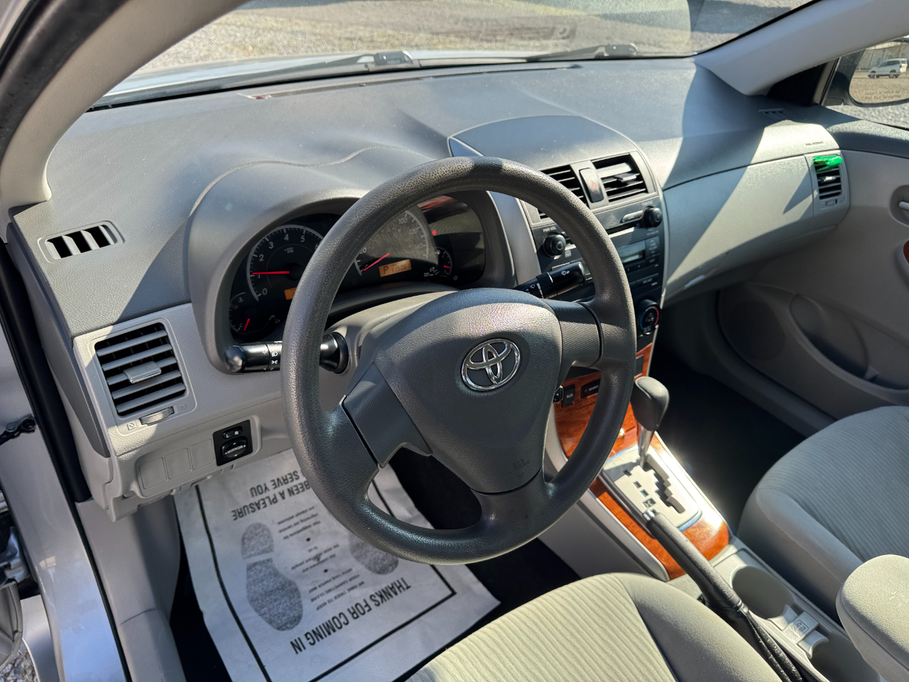 Toyota Corolla 4dr Sdn Auto XLE (Natl) 2009