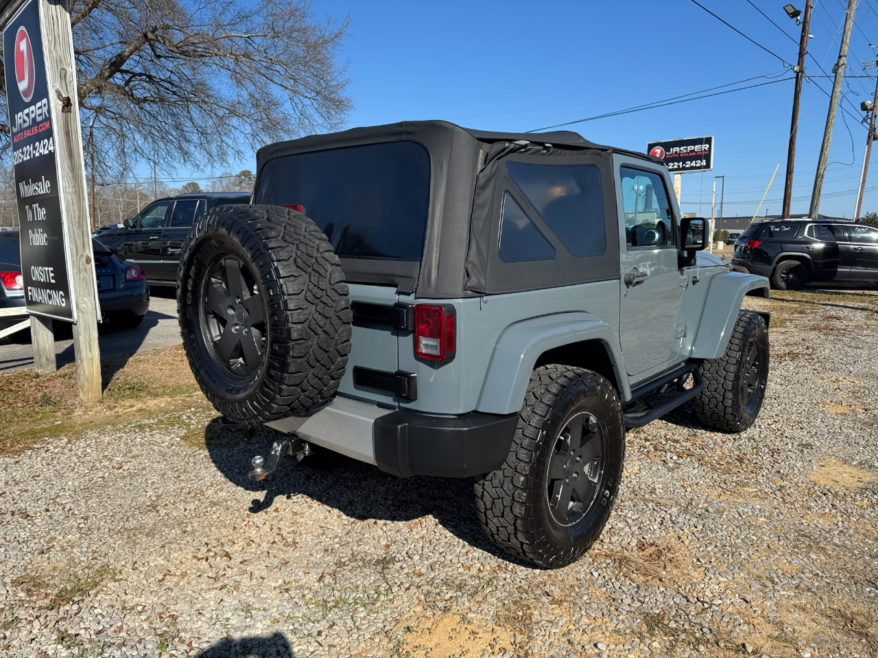 Jeep Wrangler 4WD 2dr Sahara 2014