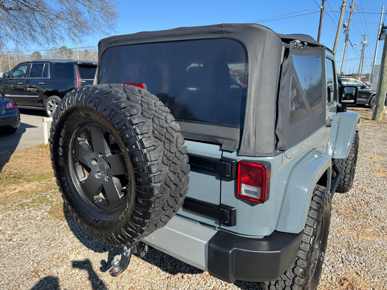 Jeep Wrangler 4WD 2dr Sahara 2014