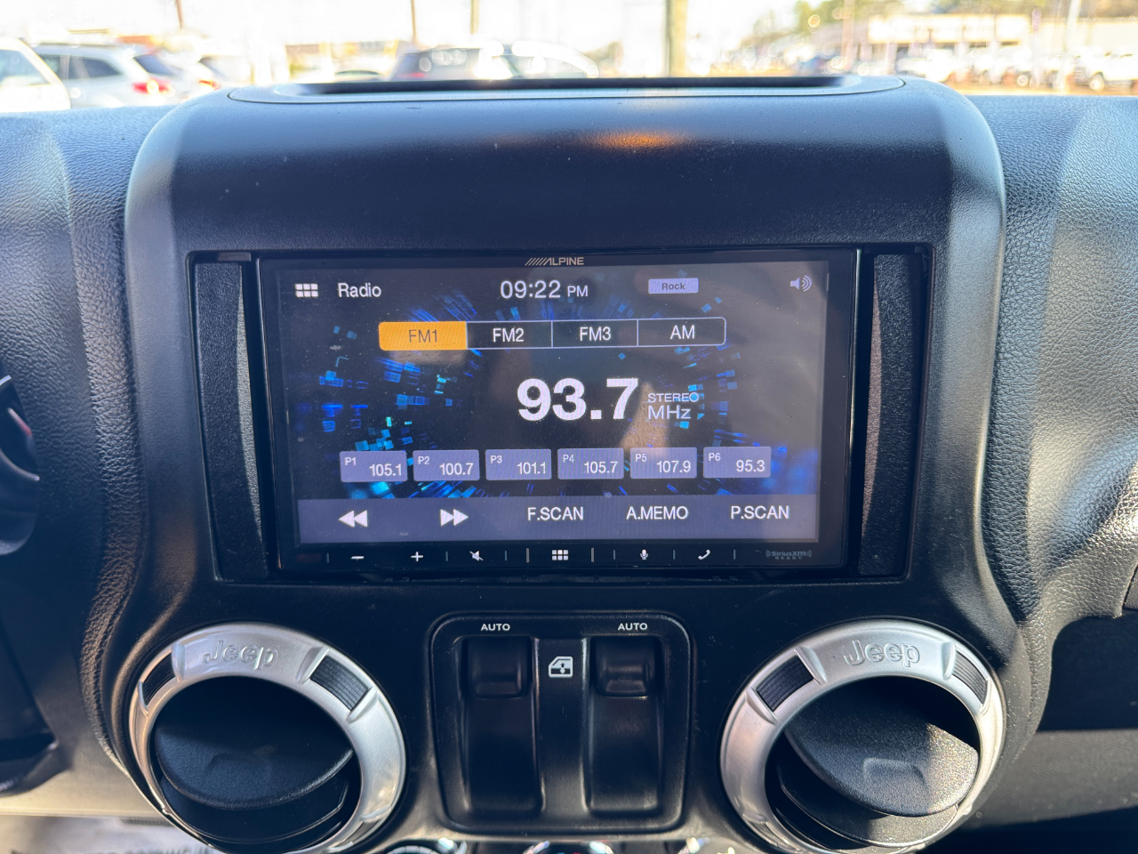 Jeep Wrangler 4WD 2dr Sahara 2014