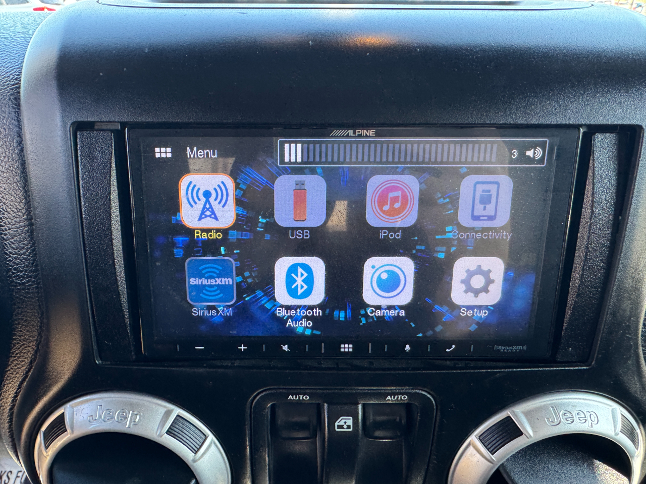 Jeep Wrangler 4WD 2dr Sahara 2014