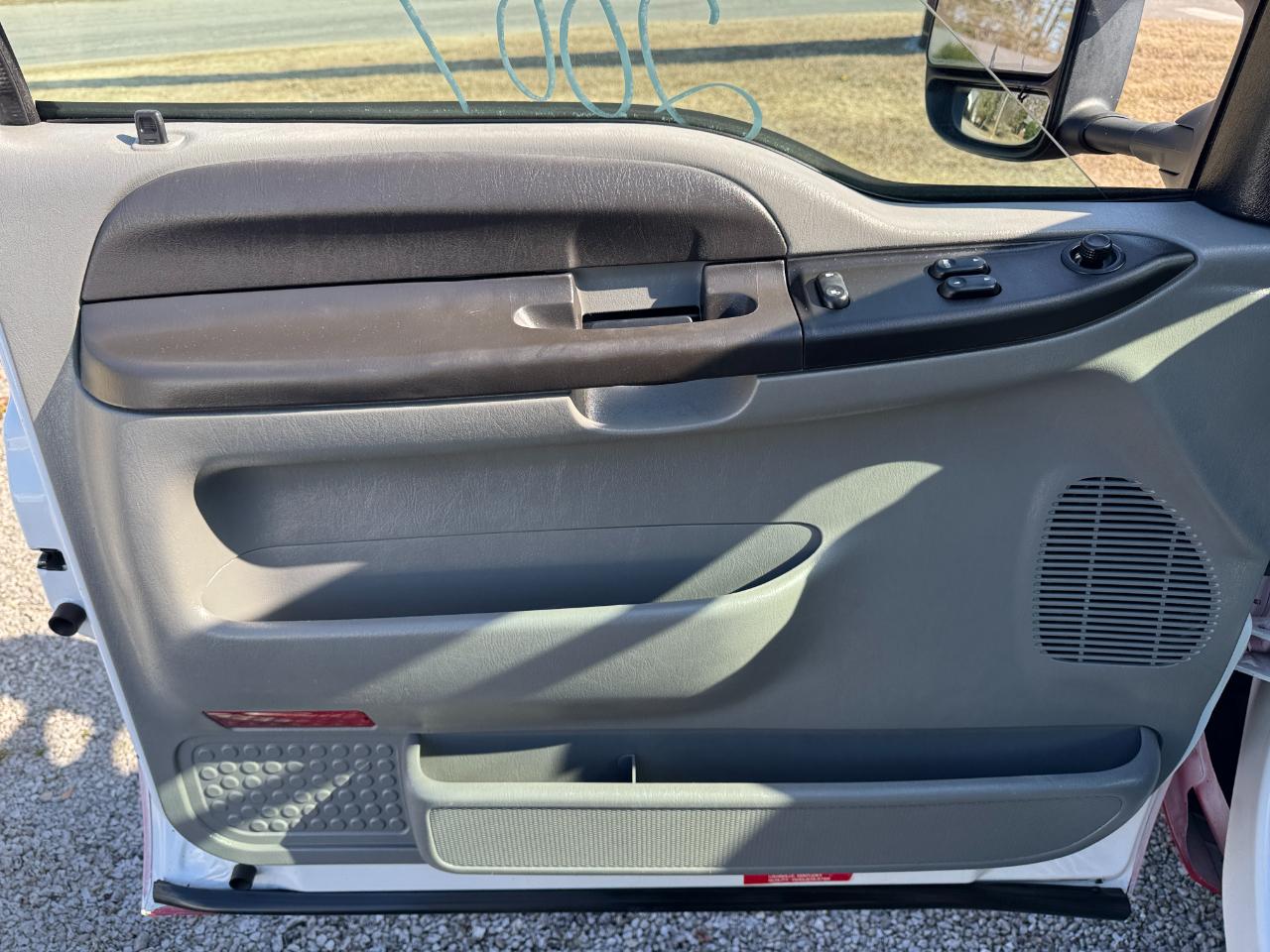 Ford Super Duty F-350 DRW 2WD Reg Cab 141" WB 60" CA XL 2007