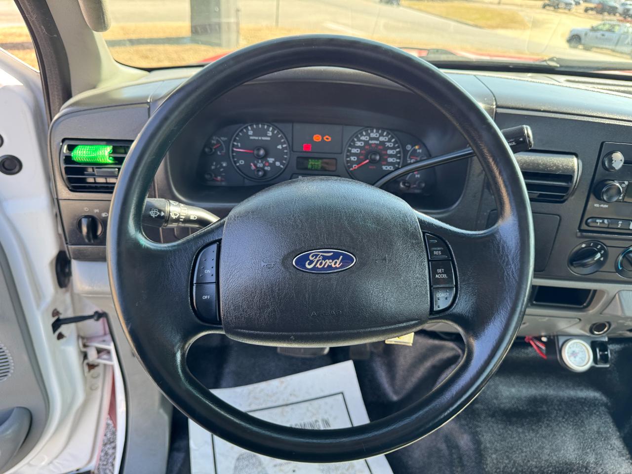 Ford Super Duty F-350 DRW 2WD Reg Cab 141" WB 60" CA XL 2007