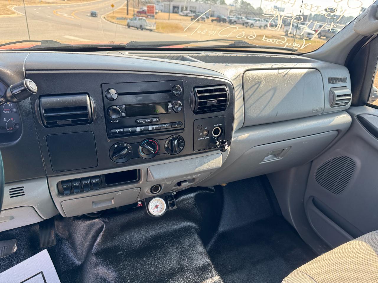 Ford Super Duty F-350 DRW 2WD Reg Cab 141" WB 60" CA XL 2007