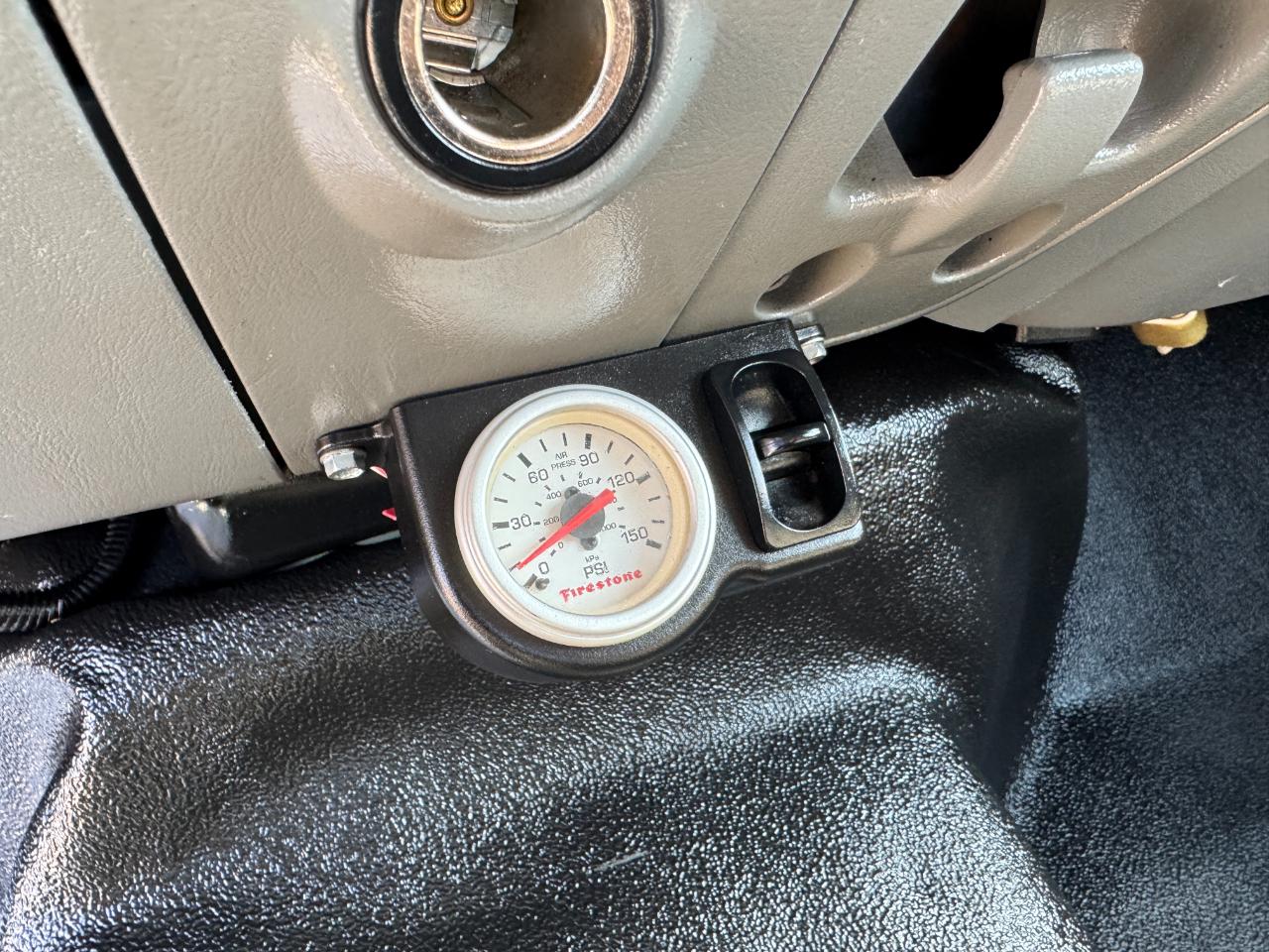 Ford Super Duty F-350 DRW 2WD Reg Cab 141" WB 60" CA XL 2007