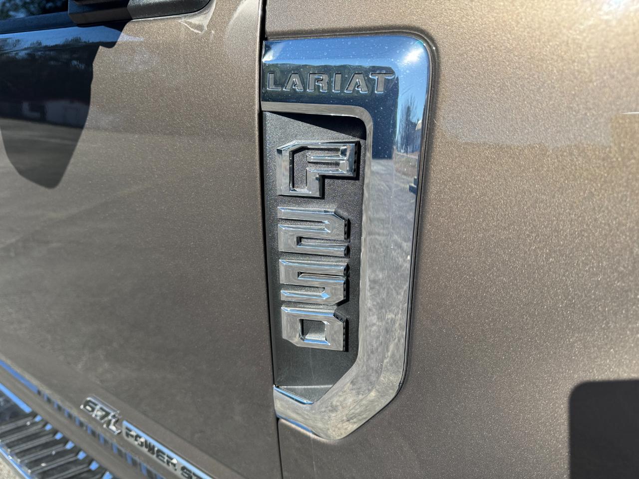 Ford Super Duty F-250 SRW King Ranch 4WD Crew Cab 8' Box 2017