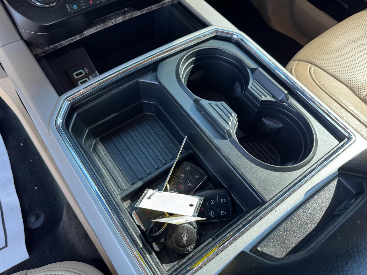 Ford Super Duty F-250 SRW King Ranch 4WD Crew Cab 8' Box 2017