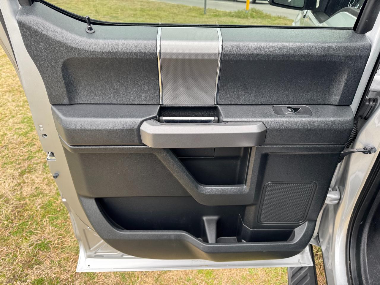 Ford F-150 2WD SuperCrew 157" XLT 2016