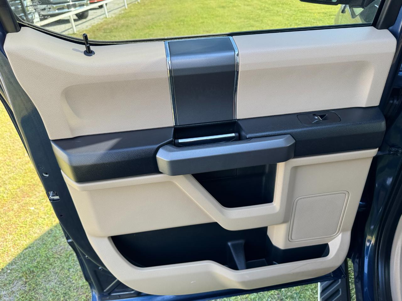 Ford F-150 2WD SuperCrew 157" XLT 2015