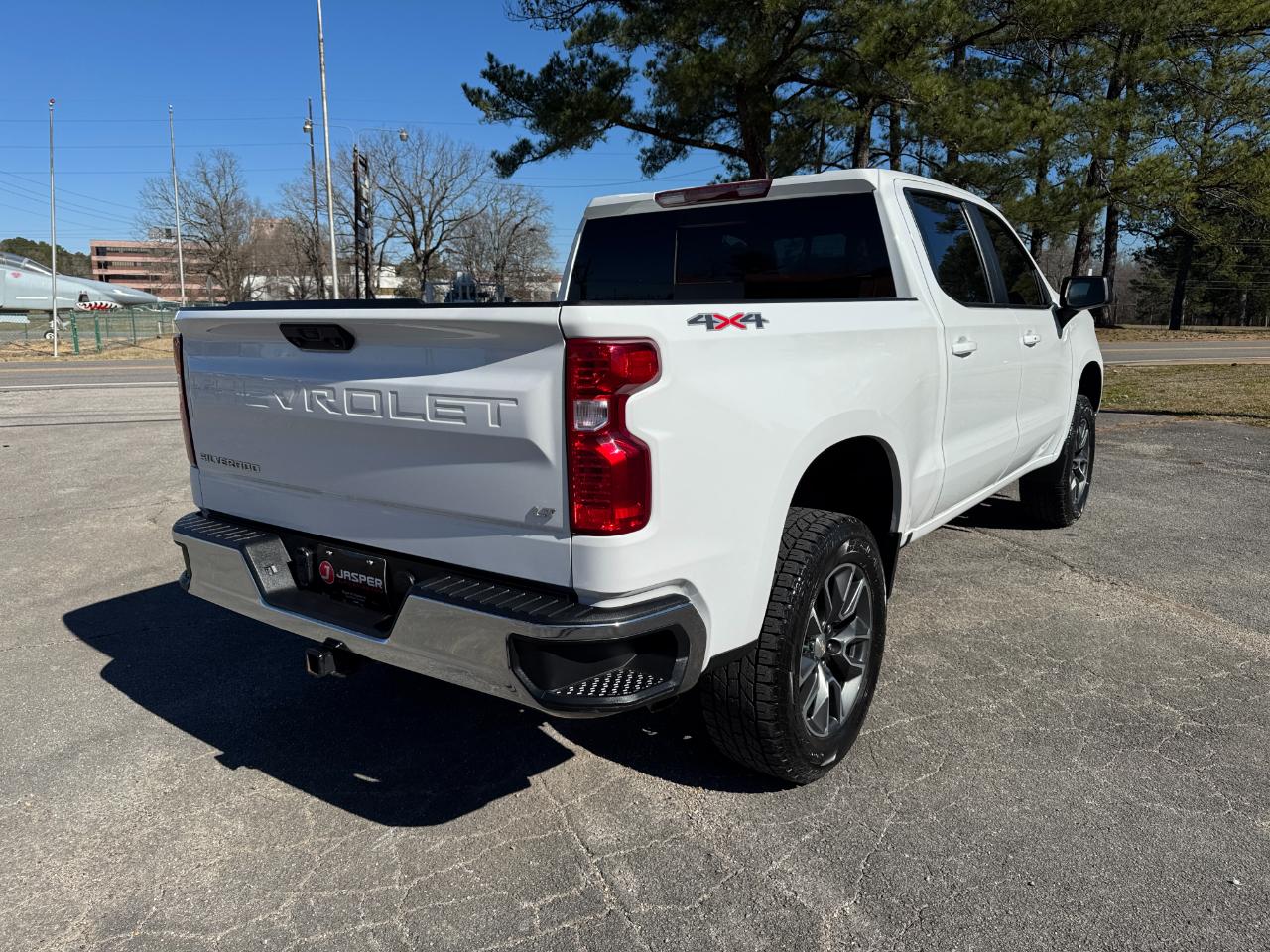Chevrolet Silverado 1500 4WD Crew Cab 147" LT w/1LT 2023