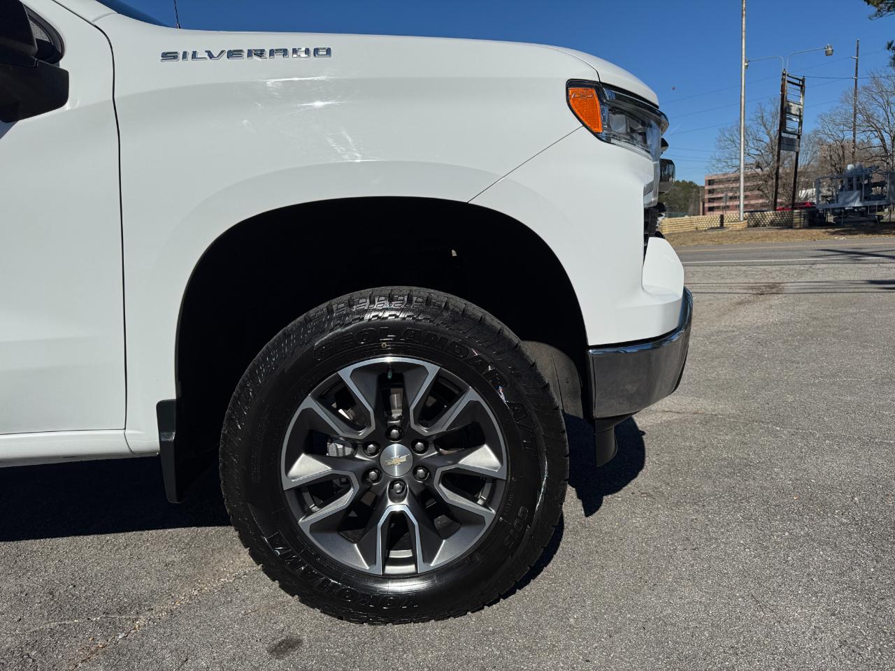 Chevrolet Silverado 1500 4WD Crew Cab 147" LT w/1LT 2023