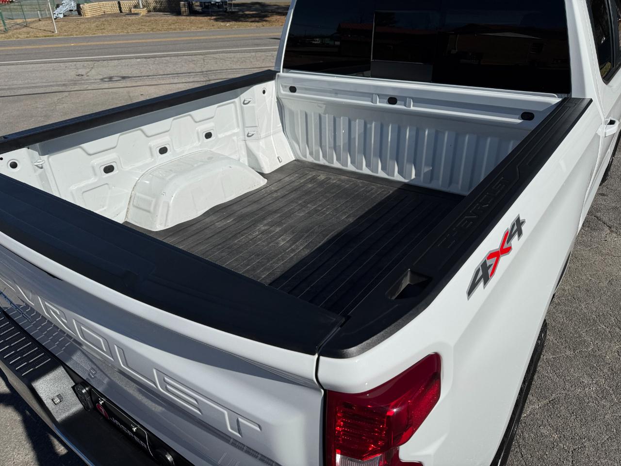 Chevrolet Silverado 1500 4WD Crew Cab 147" LT w/1LT 2023