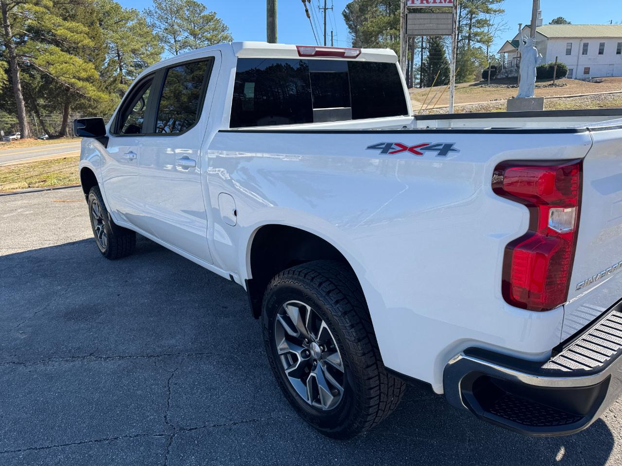 Chevrolet Silverado 1500 4WD Crew Cab 147" LT w/1LT 2023