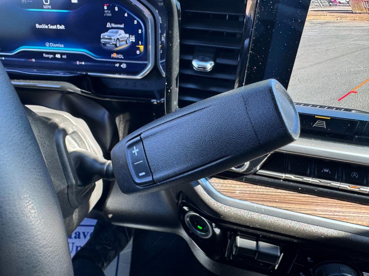 Chevrolet Silverado 1500 4WD Crew Cab 147" LT w/1LT 2023