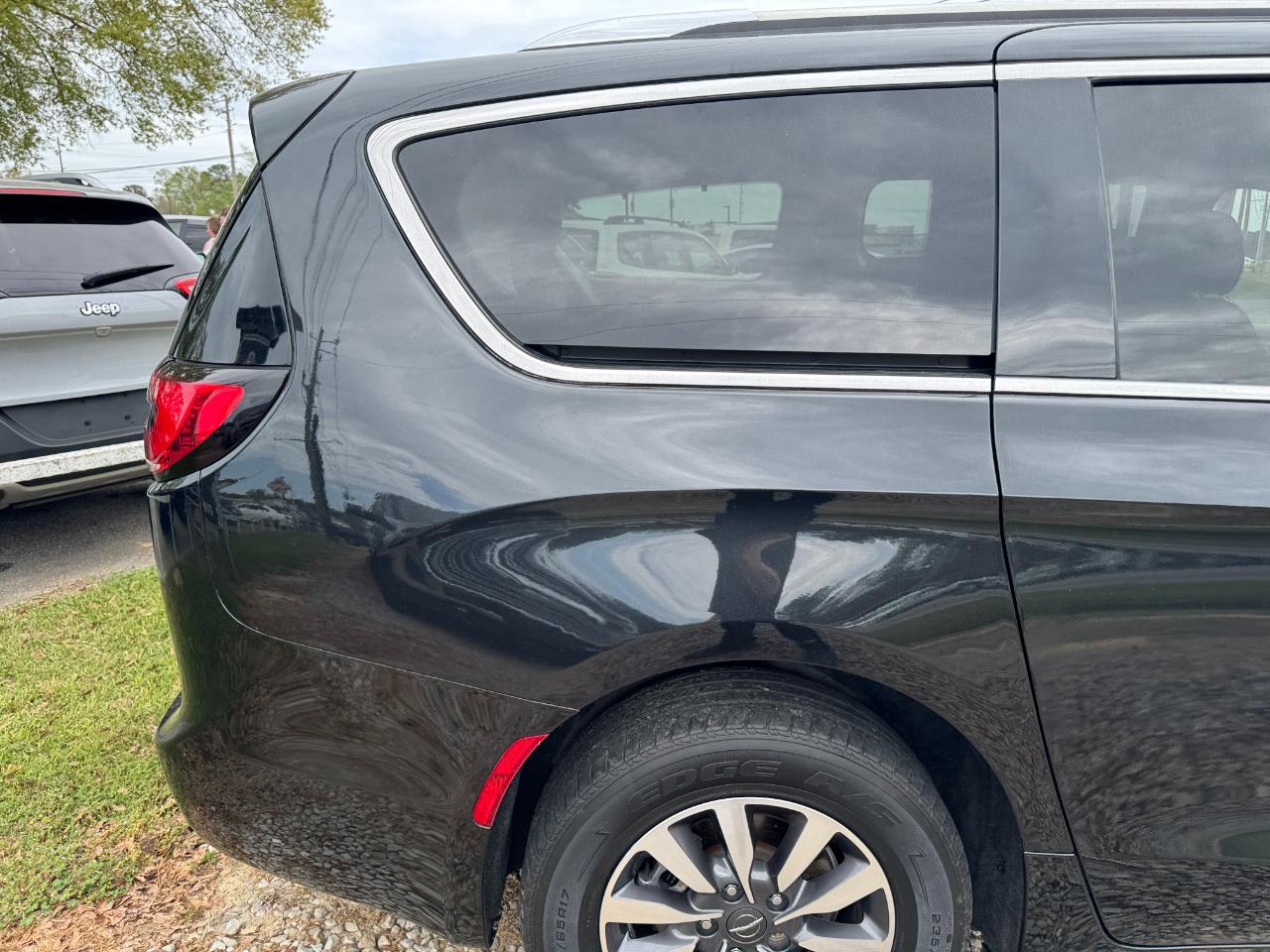 Chrysler Pacifica Touring L FWD 2021