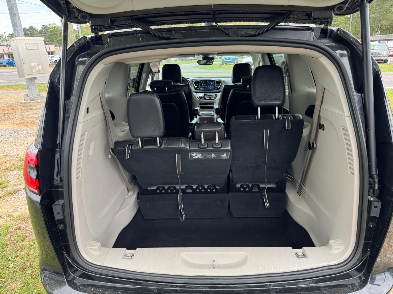 Chrysler Pacifica Touring L FWD 2021