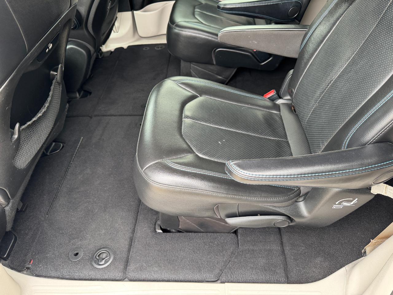 Chrysler Pacifica Touring L FWD 2021