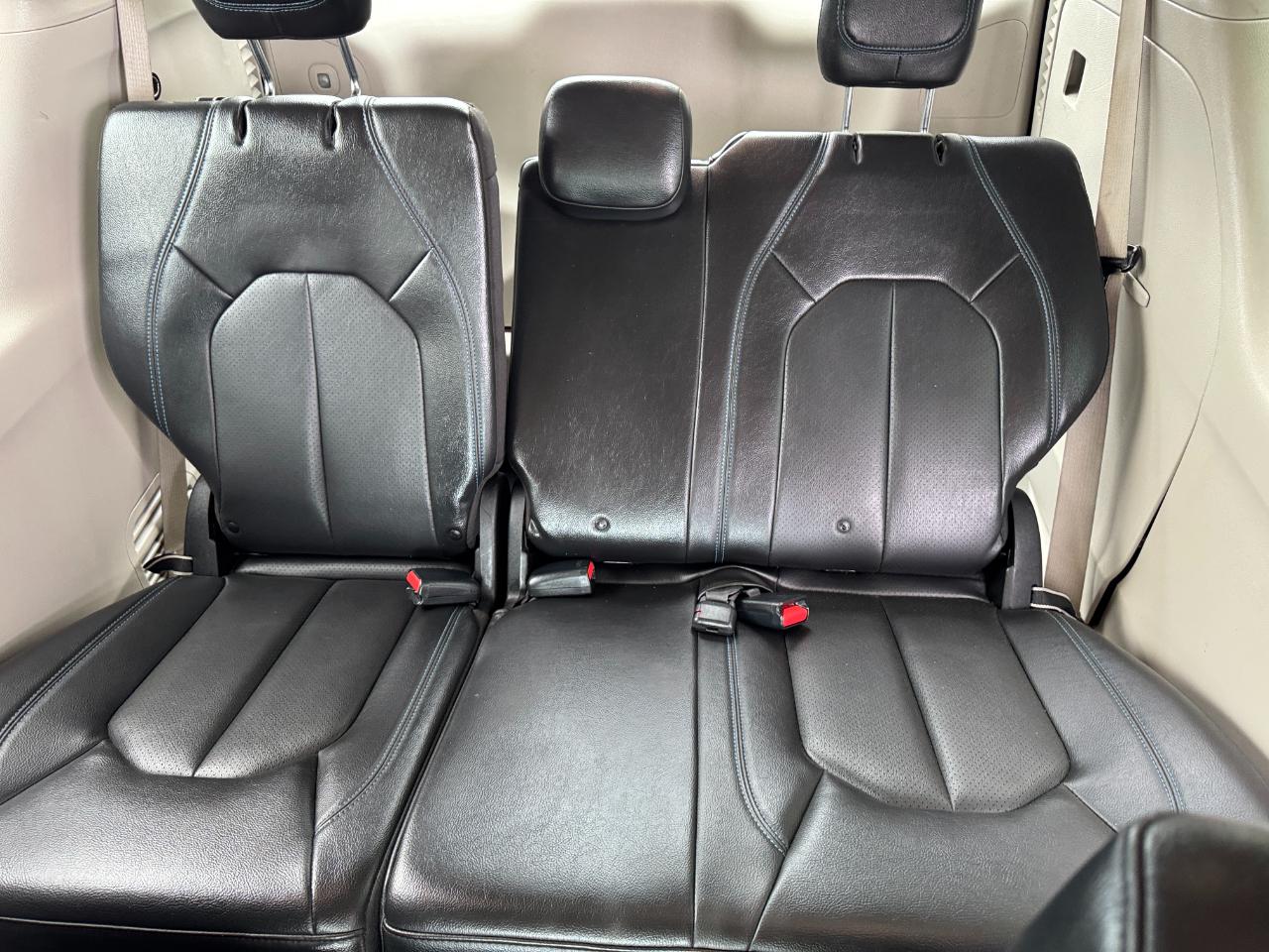 Chrysler Pacifica Touring L FWD 2021