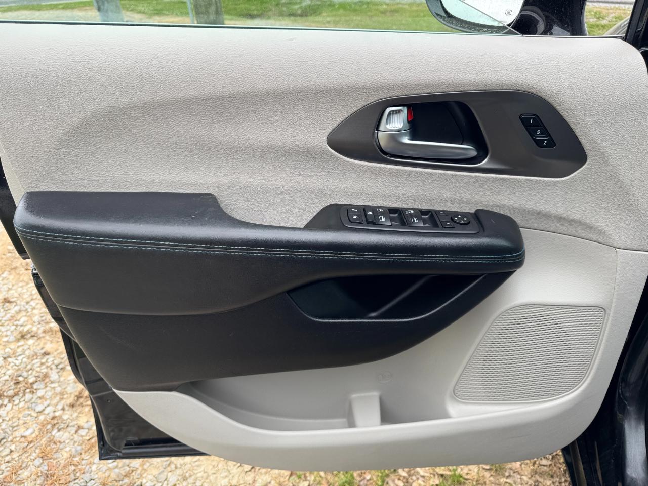 Chrysler Pacifica Touring L FWD 2021