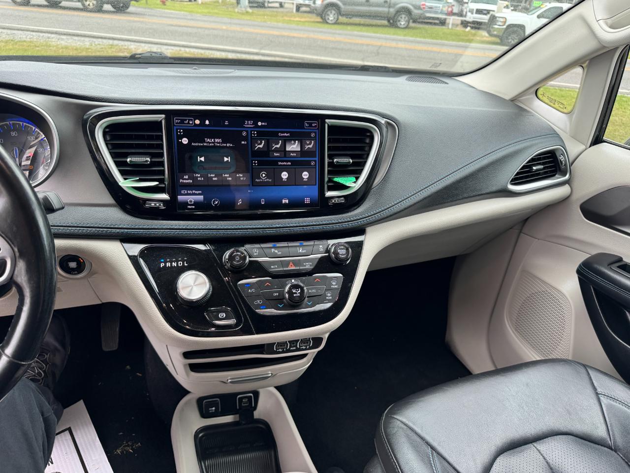 Chrysler Pacifica Touring L FWD 2021