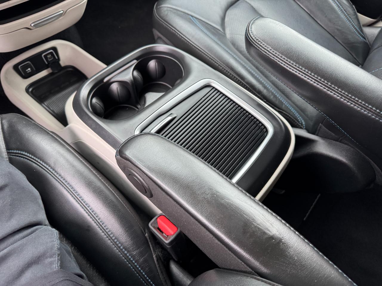 Chrysler Pacifica Touring L FWD 2021