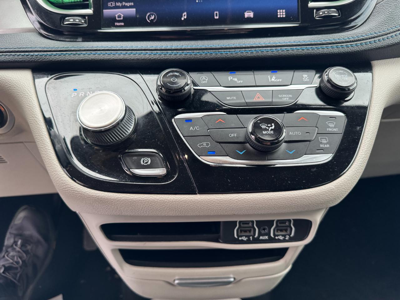 Chrysler Pacifica Touring L FWD 2021