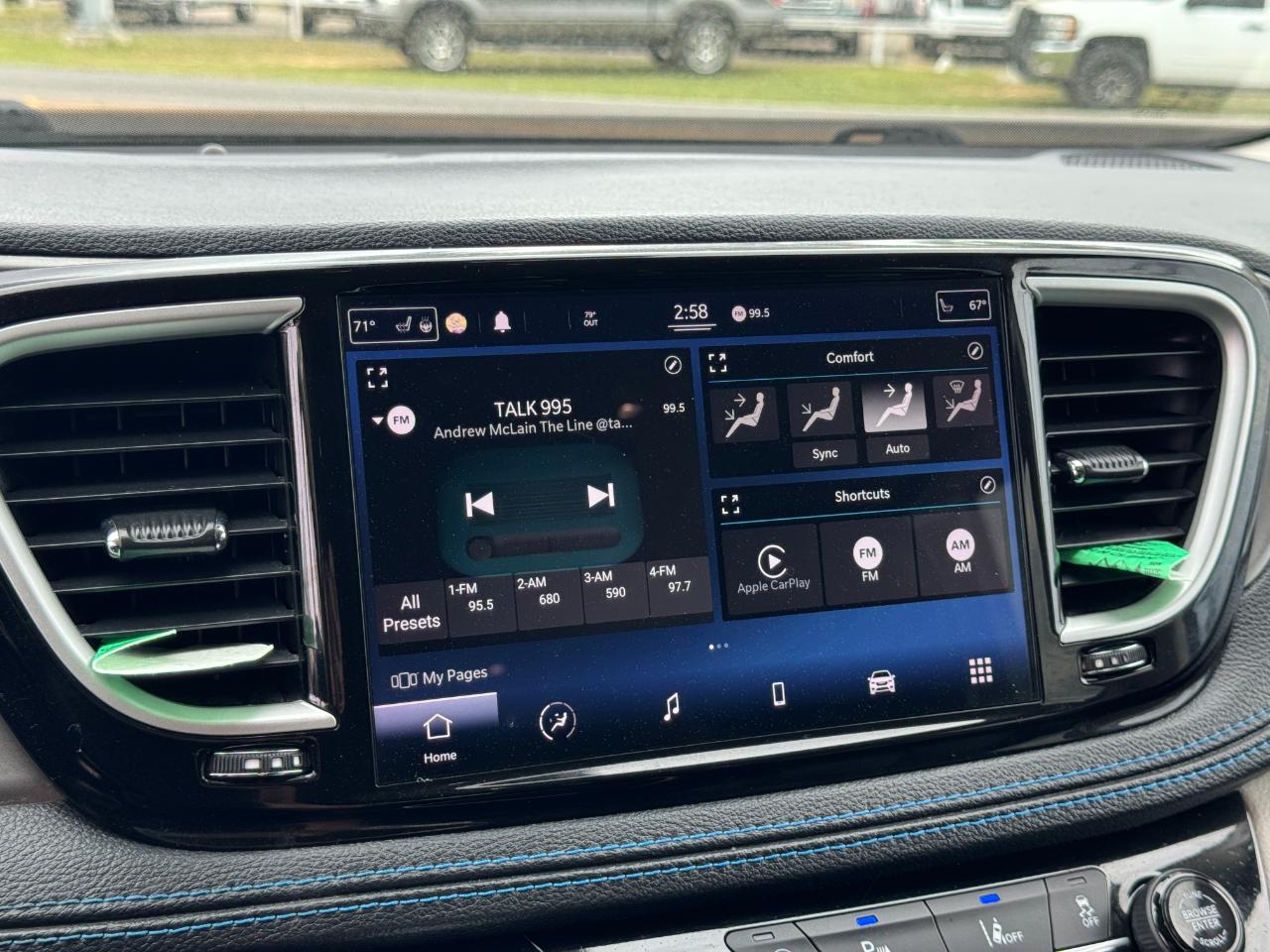 Chrysler Pacifica Touring L FWD 2021