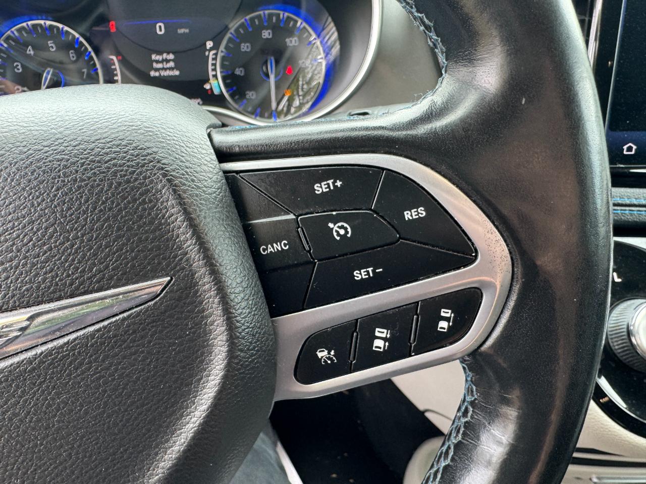 Chrysler Pacifica Touring L FWD 2021