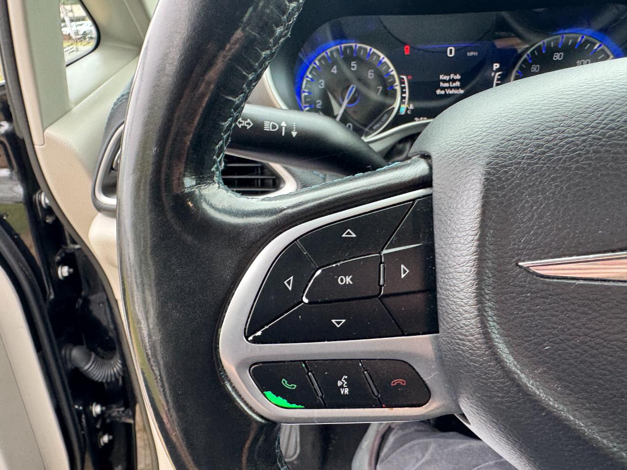 Chrysler Pacifica Touring L FWD 2021