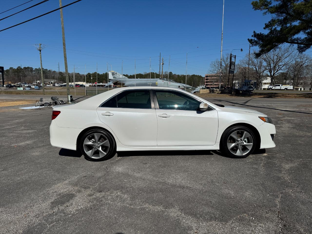 Toyota Camry 4dr Sdn I4 Auto SE (Natl) 2014