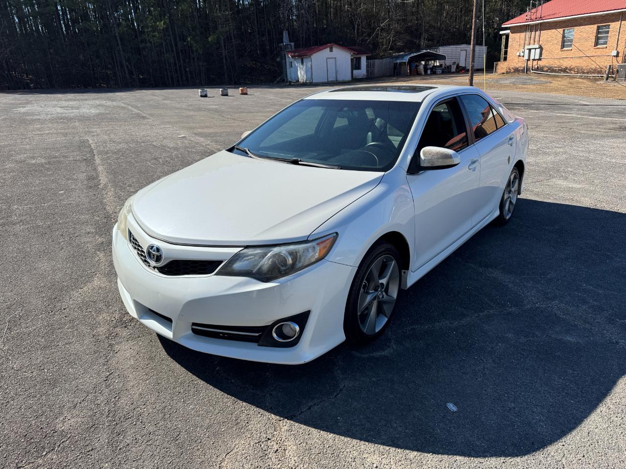 Toyota Camry 4dr Sdn I4 Auto SE (Natl) 2014