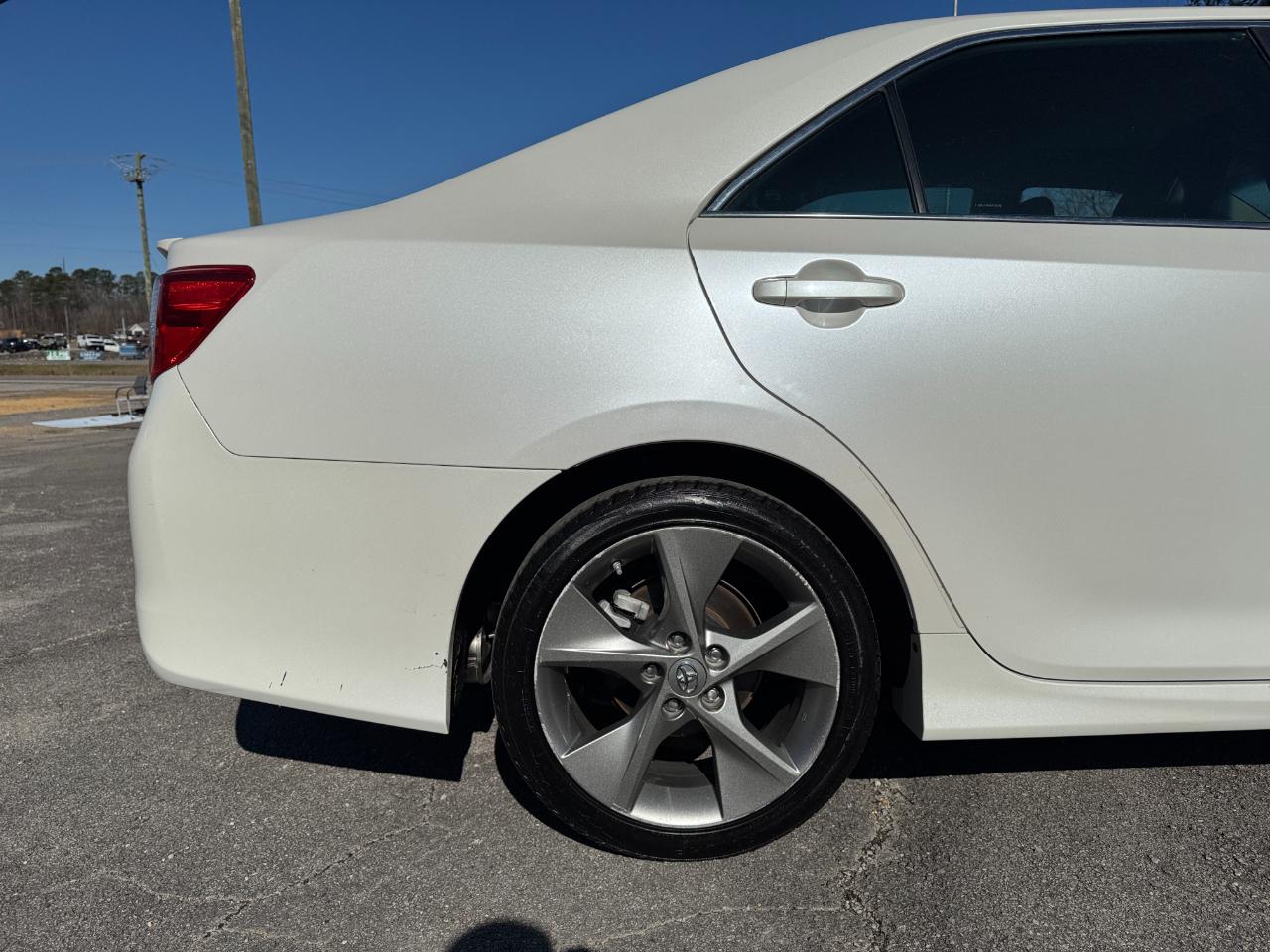 Toyota Camry 4dr Sdn I4 Auto SE (Natl) 2014