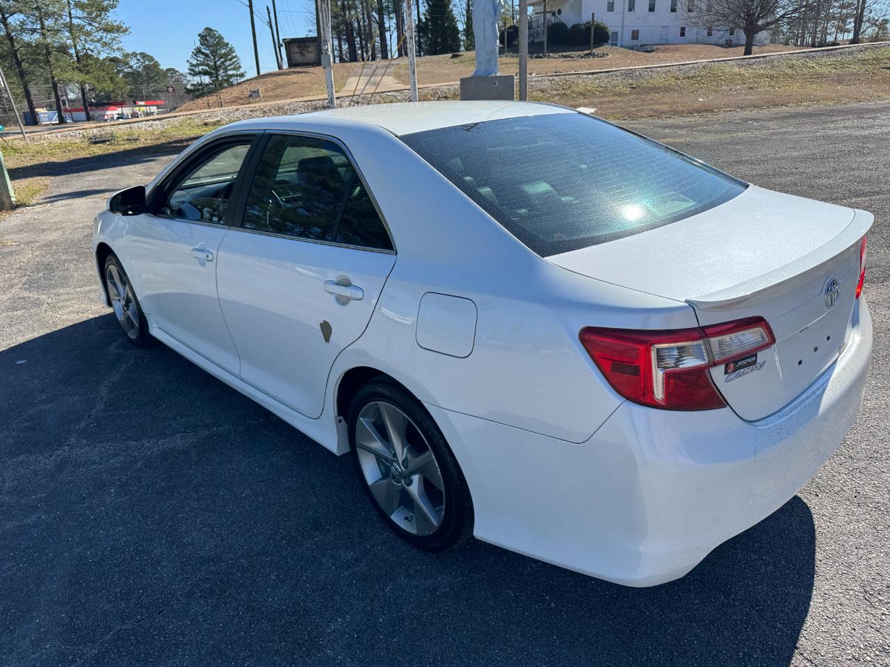 Toyota Camry 4dr Sdn I4 Auto SE (Natl) 2014