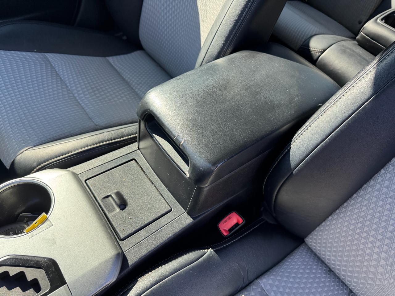 Toyota Camry 4dr Sdn I4 Auto SE (Natl) 2014