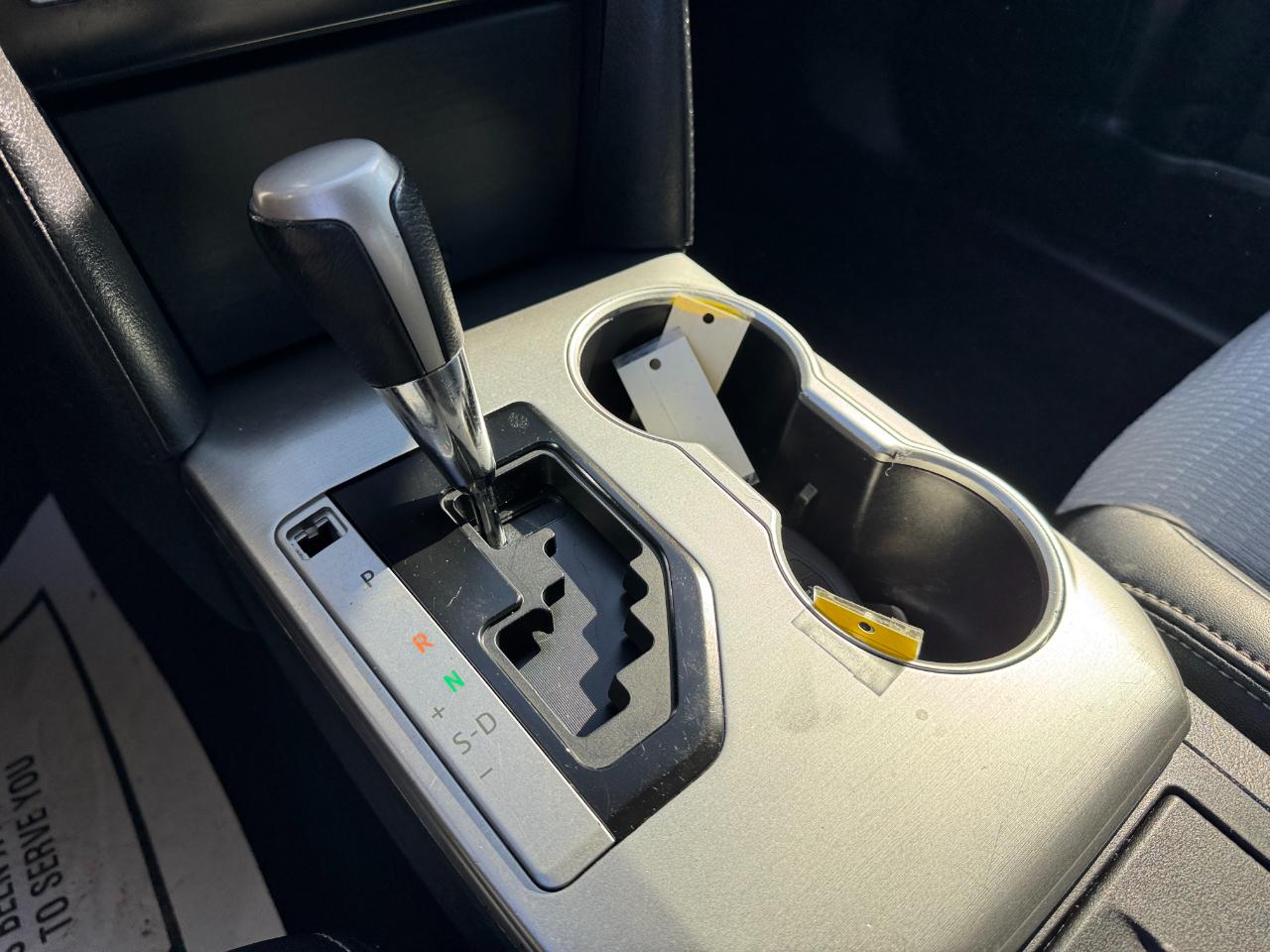 Toyota Camry 4dr Sdn I4 Auto SE (Natl) 2014