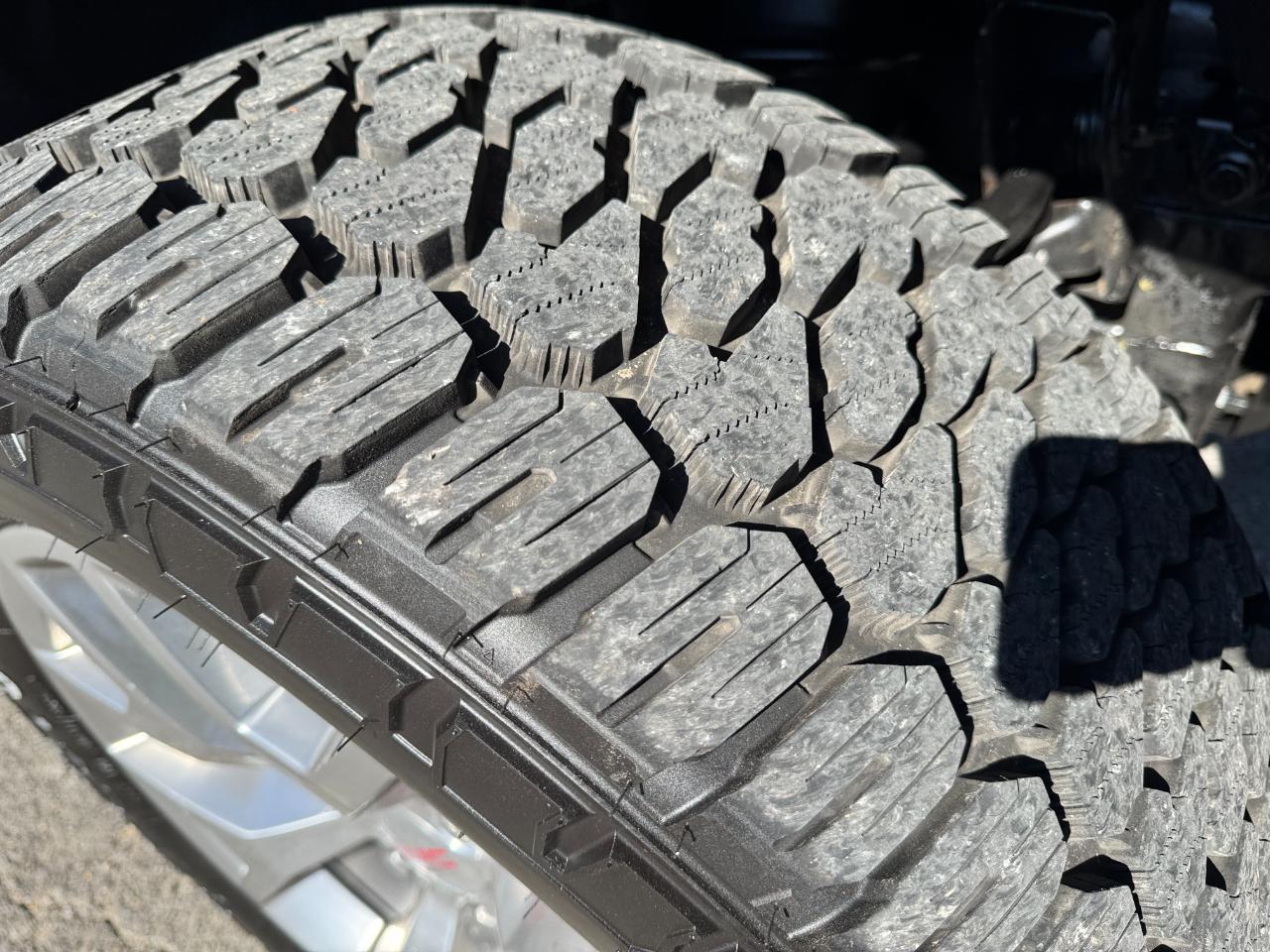 GMC Sierra 1500 4WD Crew Cab 143.5" SLT 2018