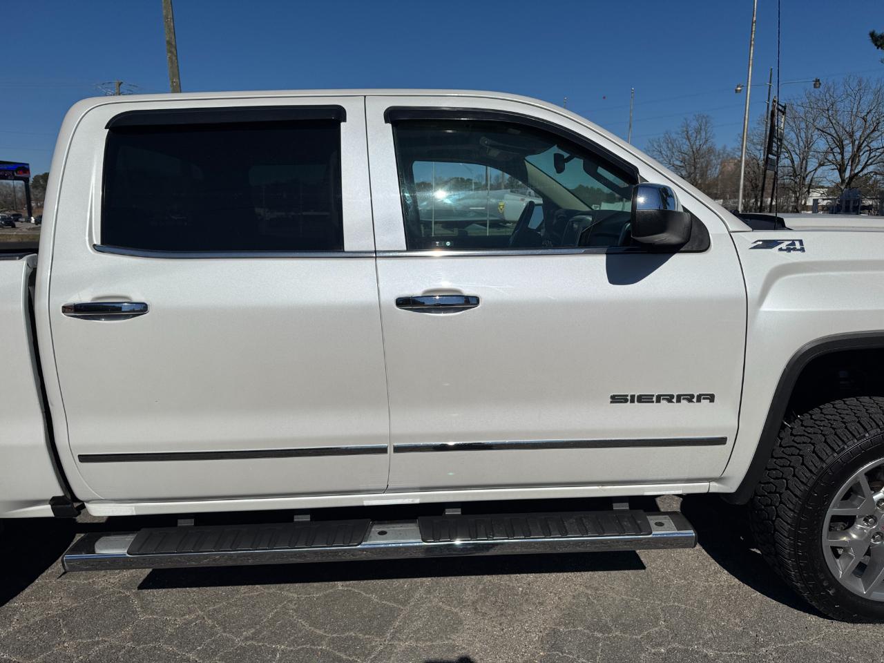 GMC Sierra 1500 4WD Crew Cab 143.5" SLT 2018