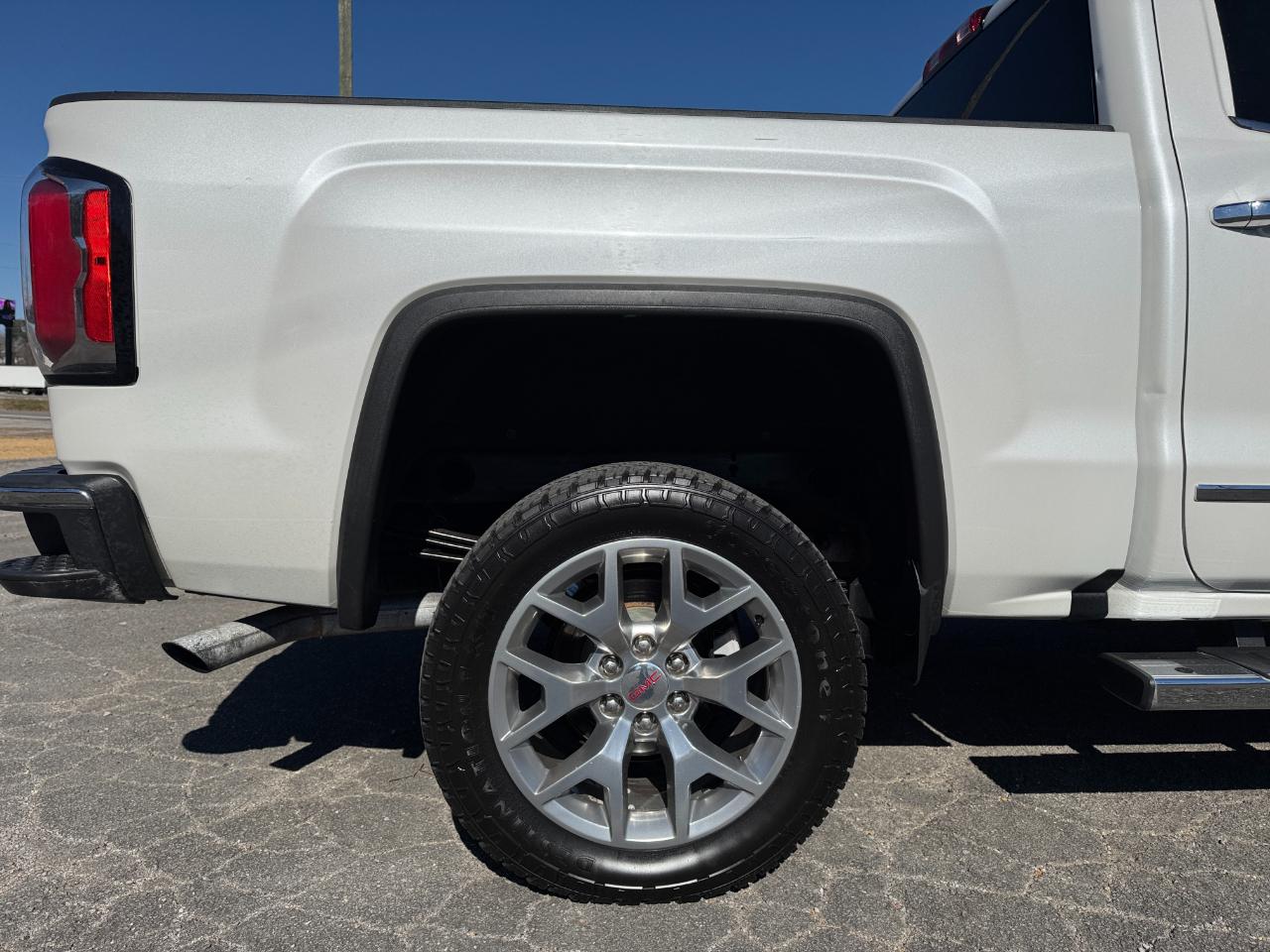 GMC Sierra 1500 4WD Crew Cab 143.5" SLT 2018