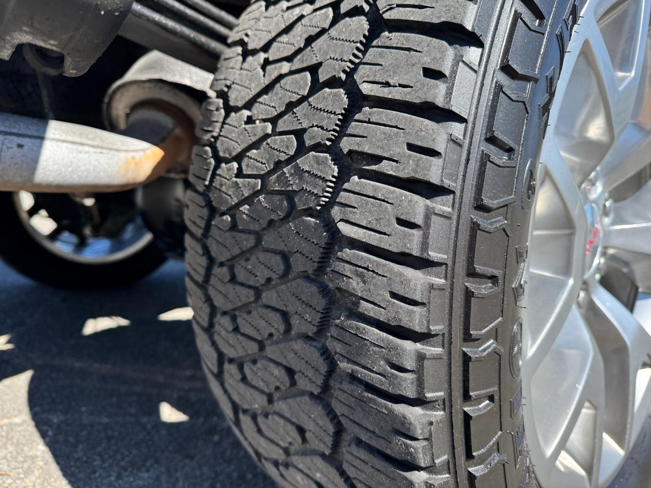 GMC Sierra 1500 4WD Crew Cab 143.5" SLT 2018